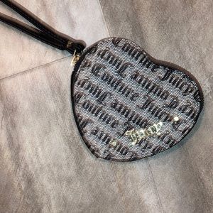 Juicy couture, heart shaped wristlet 💜🧡❤️🖤🤍💛